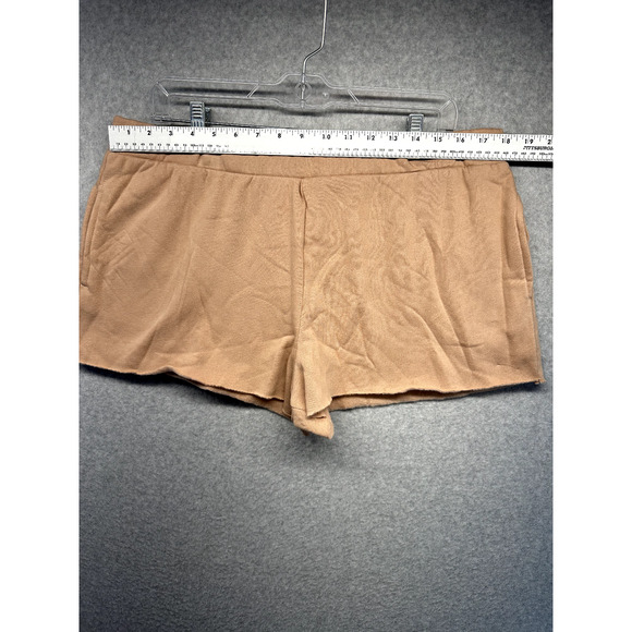 Colsie Womens Sweat Shorts Size Large Tan Fleece Elastic Waist Pockets NWT - Picture 2 of 12